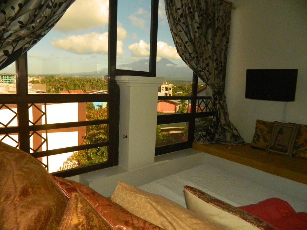 The Saint Joseph Residential Suites Lucena Δωμάτιο φωτογραφία